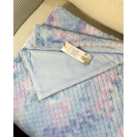 Aviva Stanoff Soft Textured Purple Pink Blanket and 2 Pillow set, NWT, MSRP $799 - Picture 3 of 12